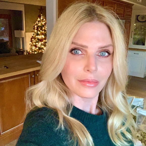 Meet your Posher, Lisa - Picture 1 of 1